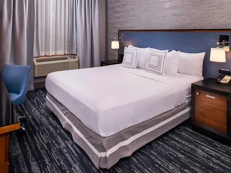 Fairfield Inn & Suites By Marriott New York Manhattan/Times Square 4*,