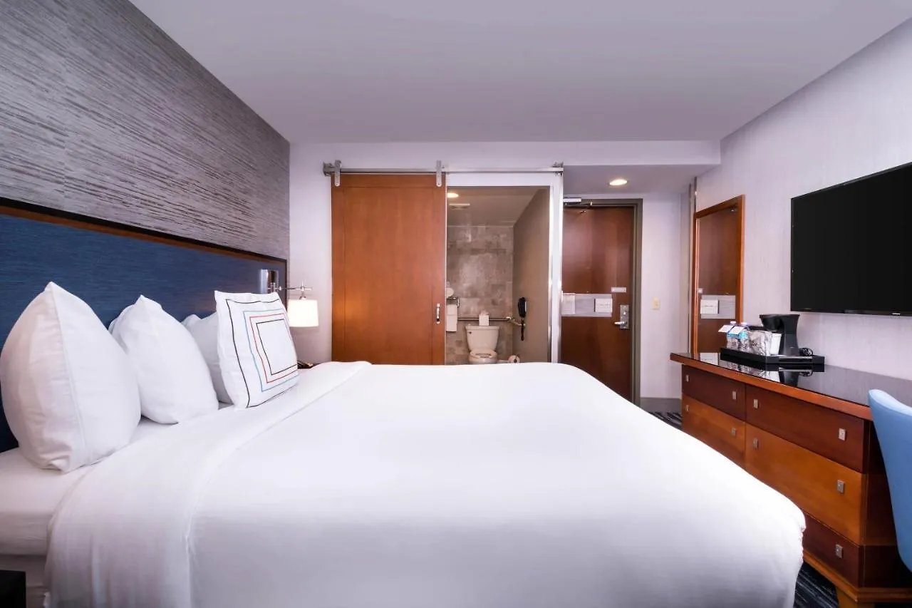 Fairfield Inn & Suites By Marriott New York Manhattan/Times Square מלון