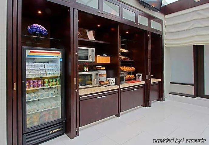 Fairfield By Marriott New York Manhattan Times Square 4*,