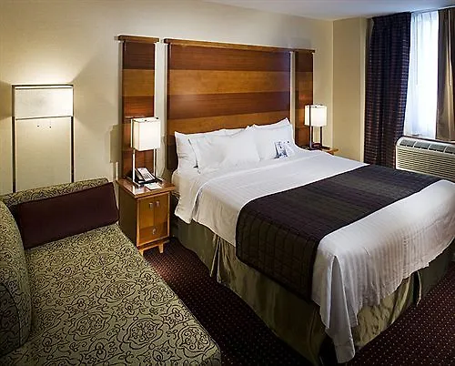 Fairfield Inn & Suites By Marriott New York Manhattan/Times Square 4*,