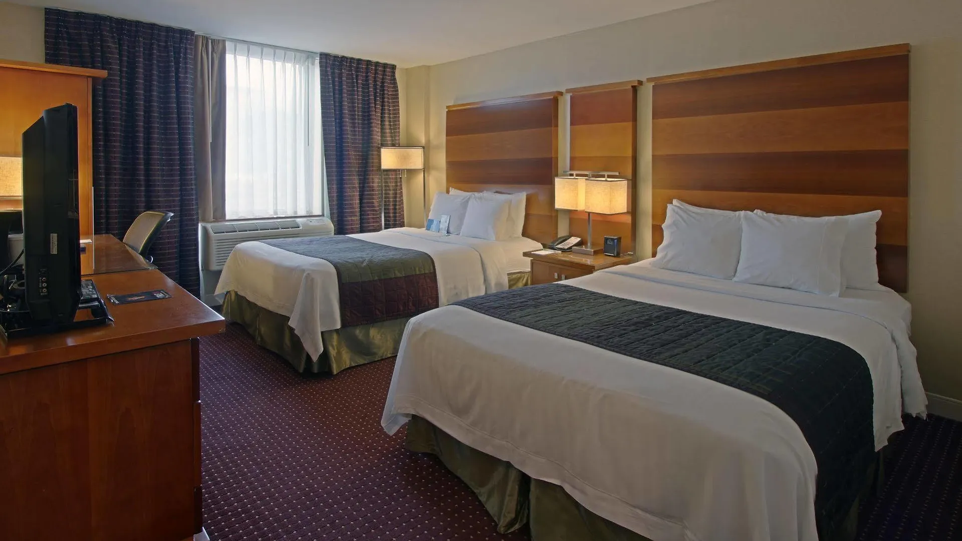 Fairfield Inn & Suites By Marriott New York Manhattan/Times Square 4*,