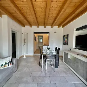 Near Train Station Luxury House 5 Beds , Bérgamo Italia