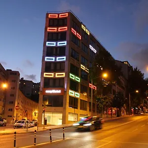 Easyhotel מלון