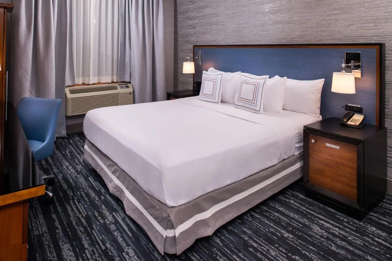 Fairfield By Marriott New York Manhattan Times Square 4*,